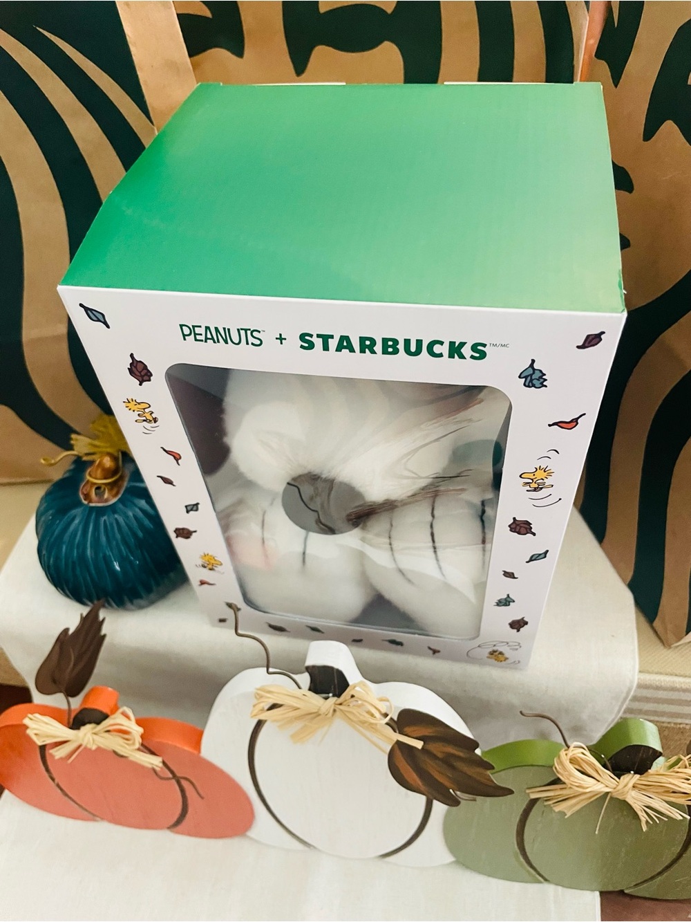Peanuts x Starbucks White Plush Snoopy Dog - Collaboration - Picture 2 of 6